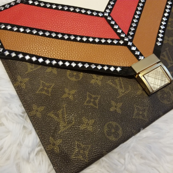 Louis Vuitton Clutch - Picture 2 of 9